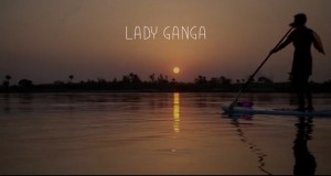 LADY-GANGA-stand-up-paddling-india